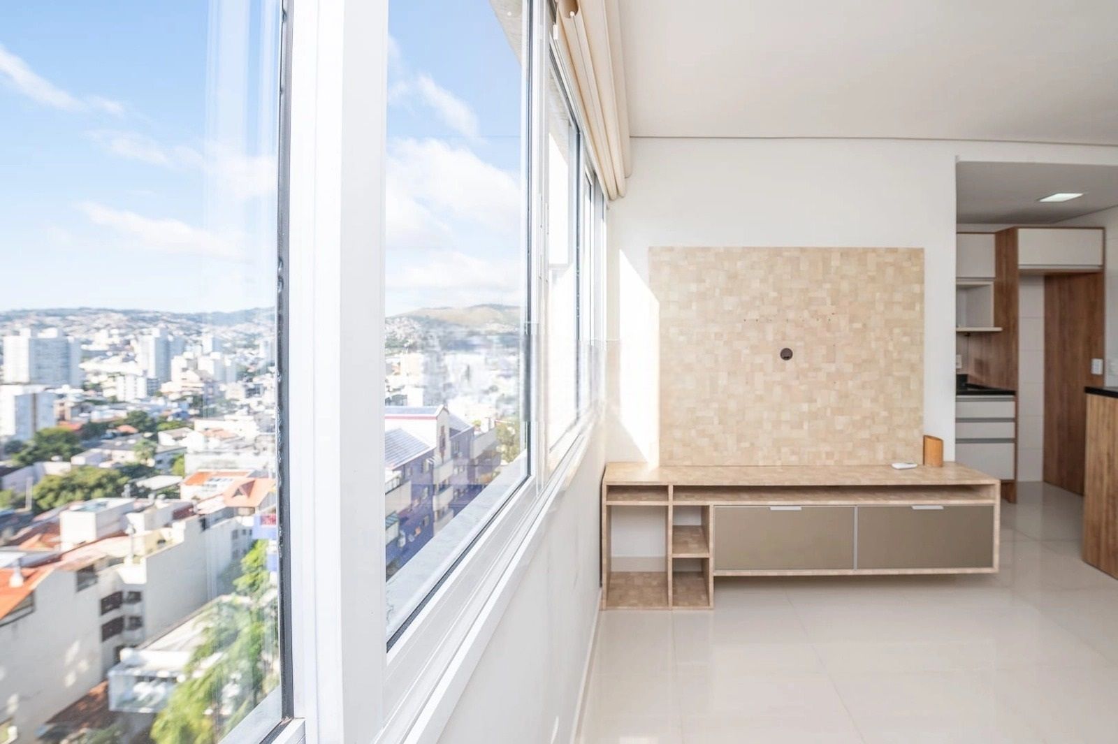 Apartamento de 2 Dormitórios com Suíte, 2 Vagas e Rooftop com Piscina no Petrópolis — foto 3
