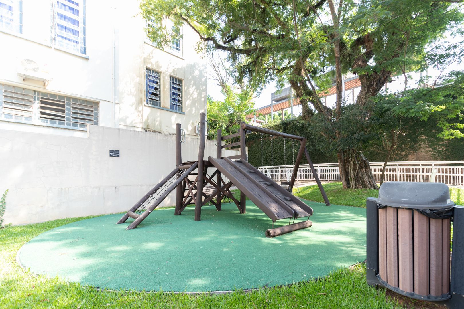 3 dormitórios com suite e vaga coberta!