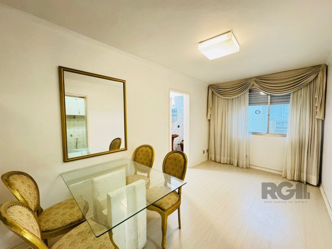 Apartamento à venda com 2 quartos, 67m² - Foto 2