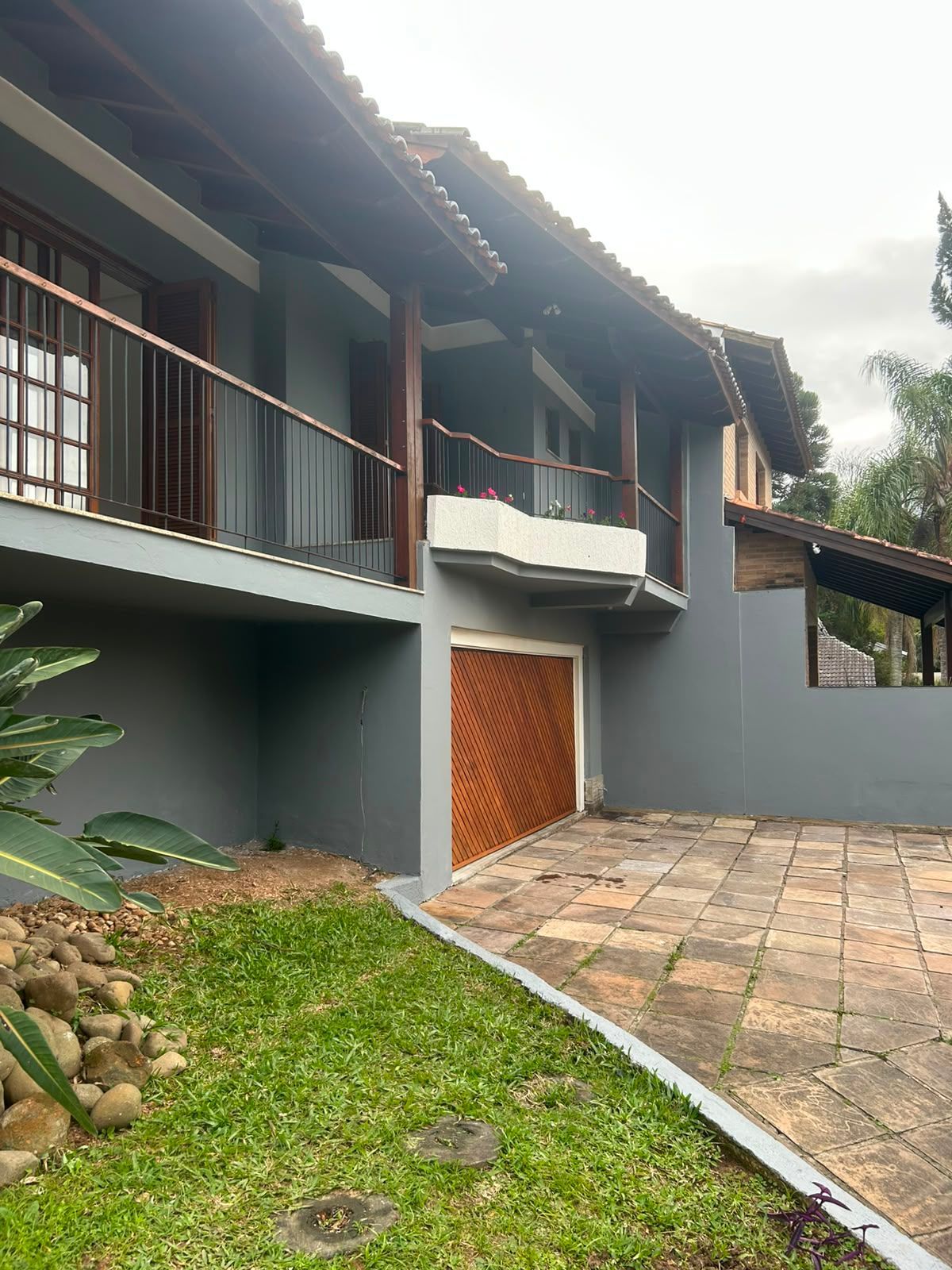 Casa com 3 Quartos, Suíte, Piscina e Lareira no Condomínio Cantegril Fase 4 em Viamão