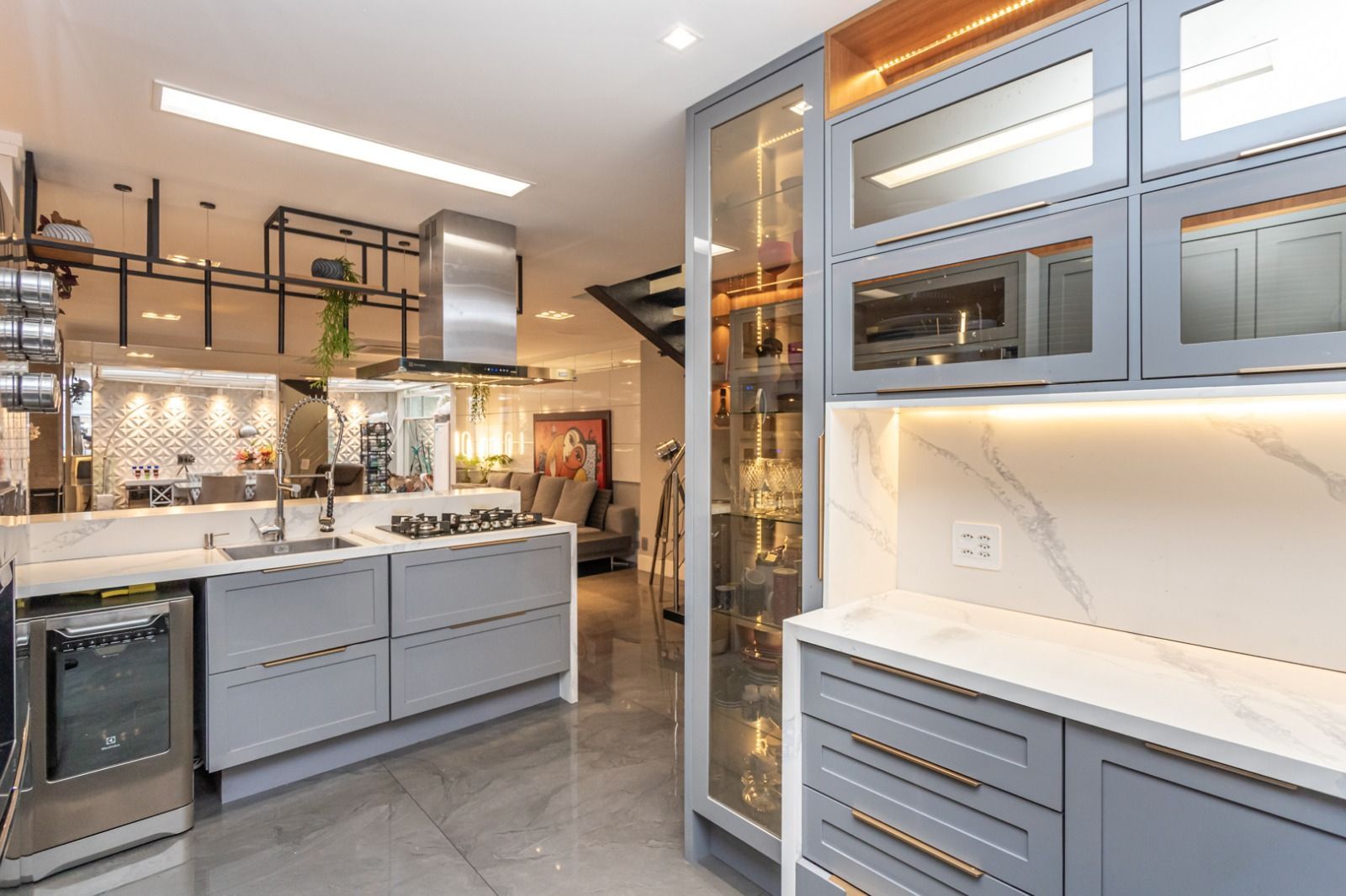 Casa de Condomínio à venda com 4 quartos, 196m² - Foto 3