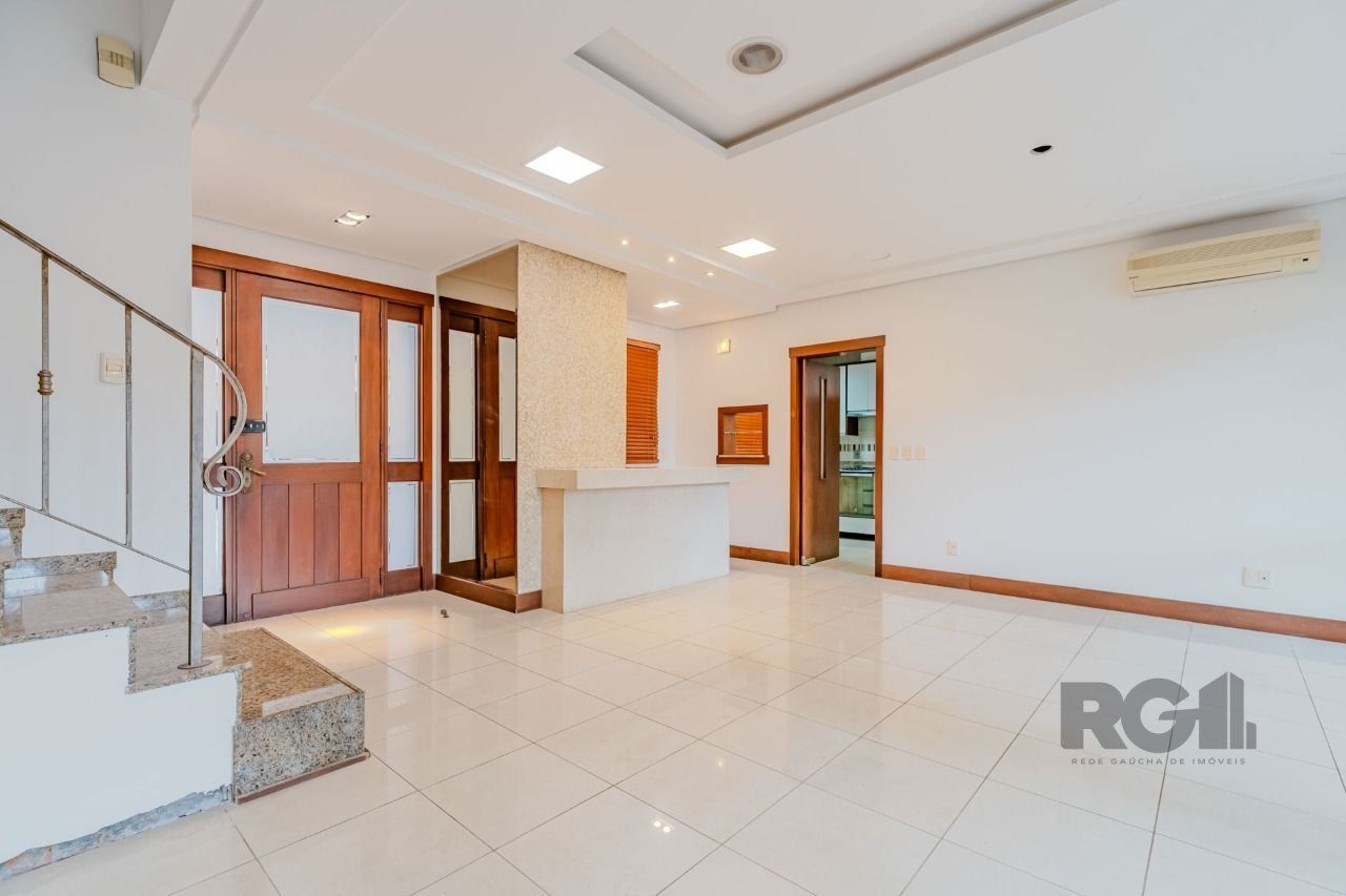 Casa de Condomínio à venda com 3 quartos, 295m² - Foto 3