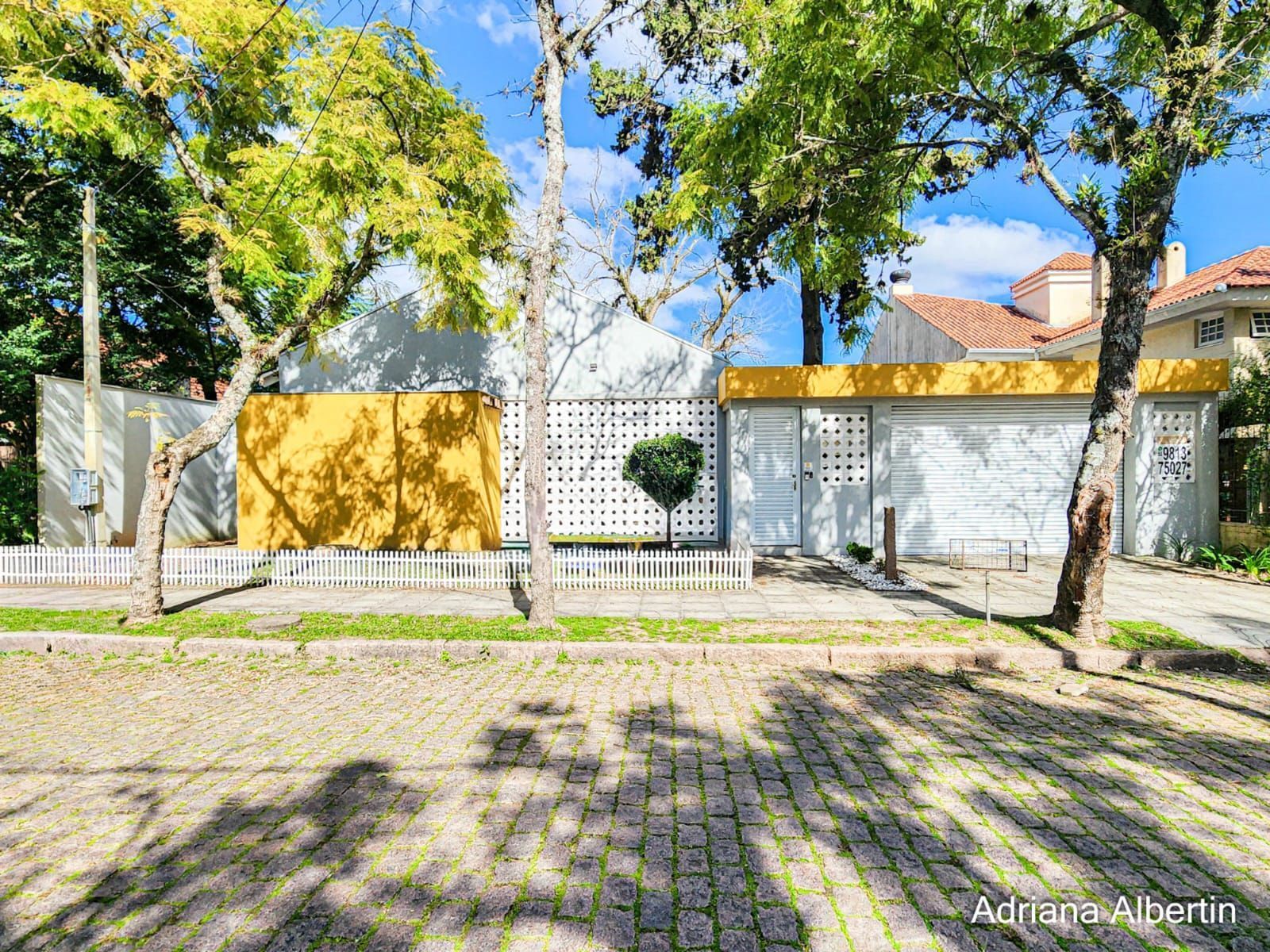 Casa térrea reformada com 5 suítes no Jardim Isabel, zona sul