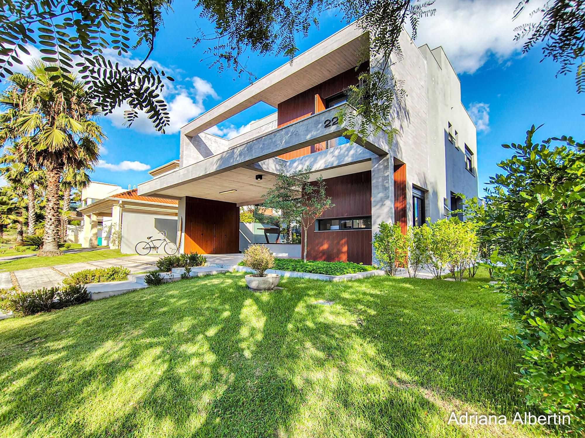 Casa em condomínio na Estrada das Três Meninas com 3 suítes