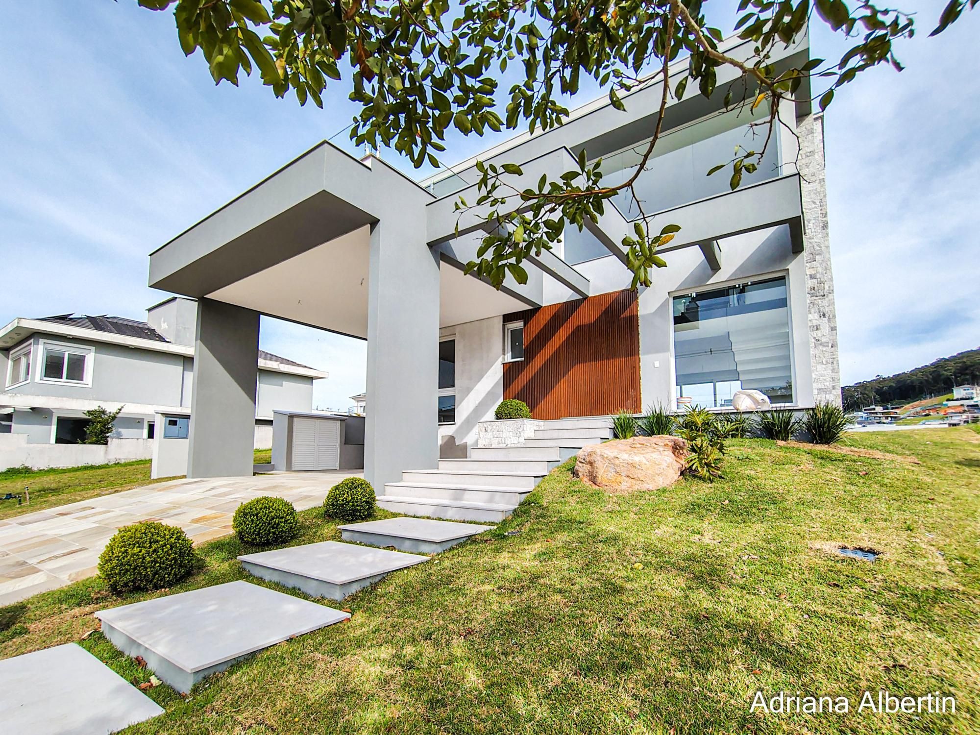 Casa de Condomínio à venda com 4 quartos, 331m² - Foto 3