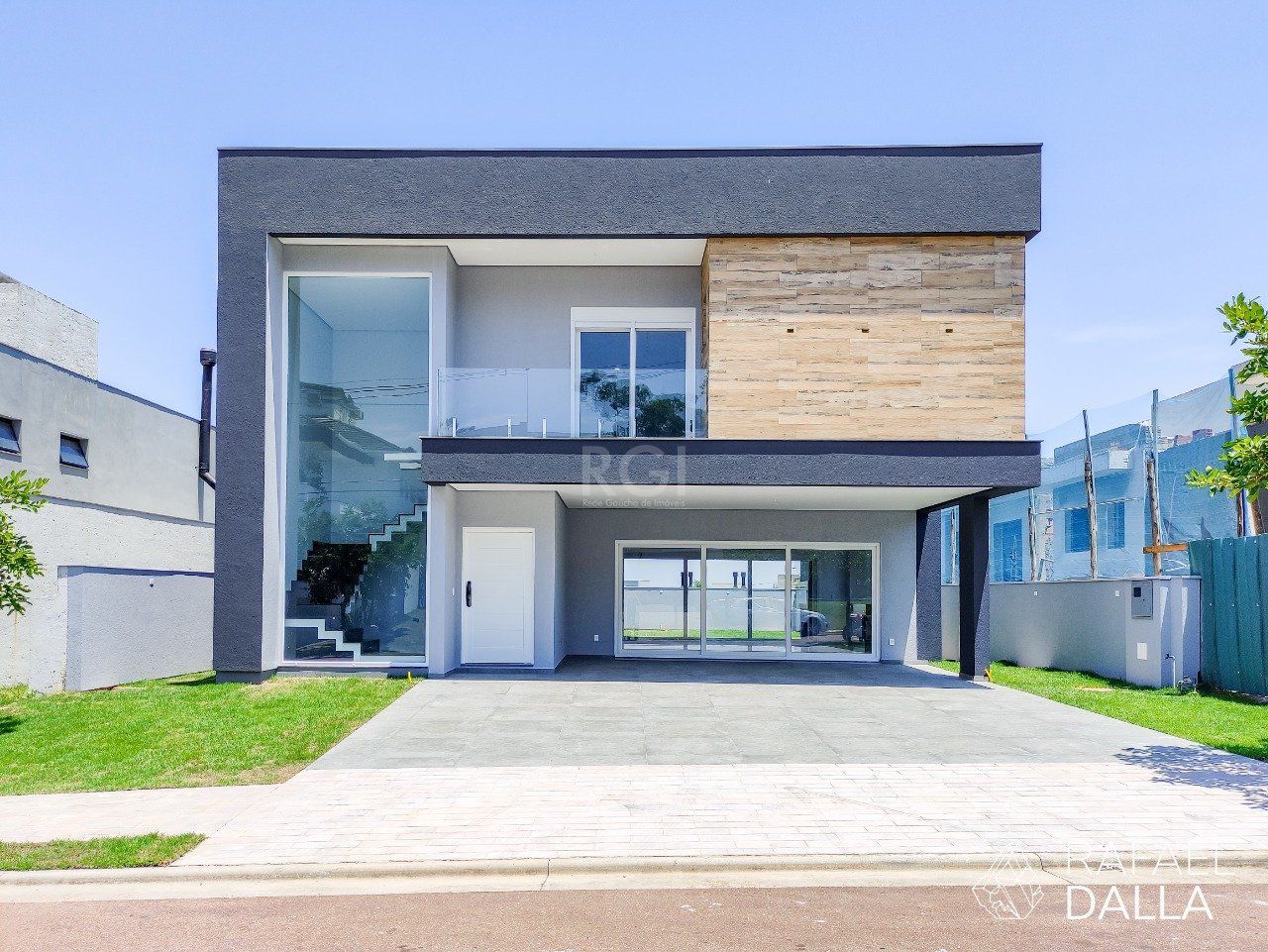 Casa de Condomínio à venda com 4 quartos, 293m² - Foto 1