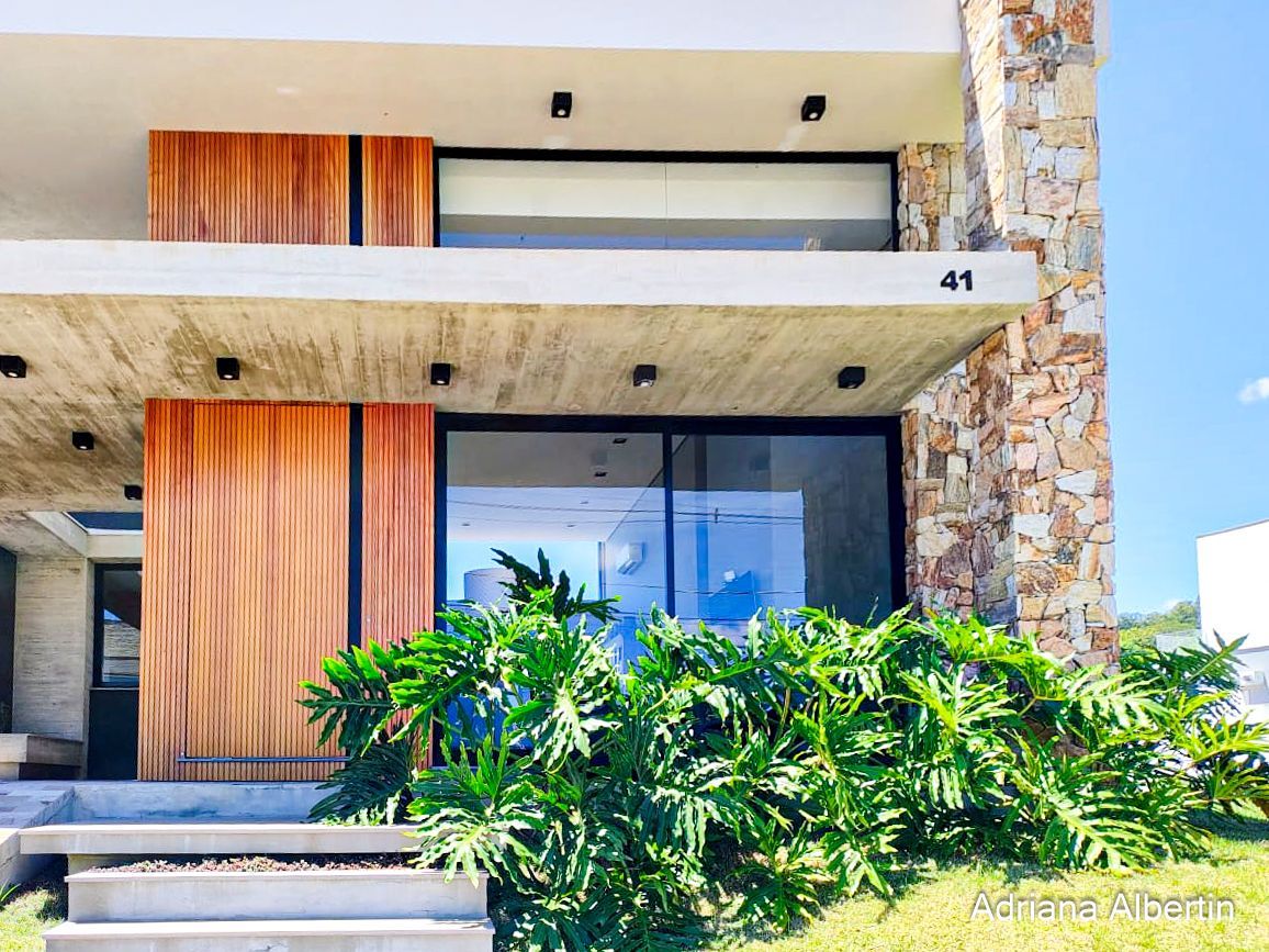 Casa de Condomínio à venda com 3 quartos, 256m² - Foto 4