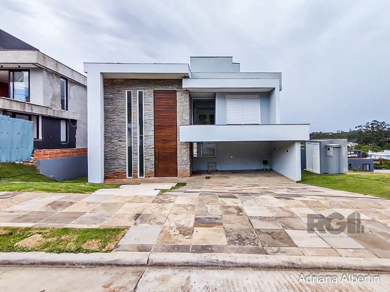 Casa de Condomínio à venda com 3 quartos, 286m² - Foto 1