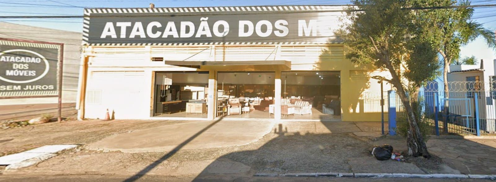 Pavilhão desocupado com 608m² privativo