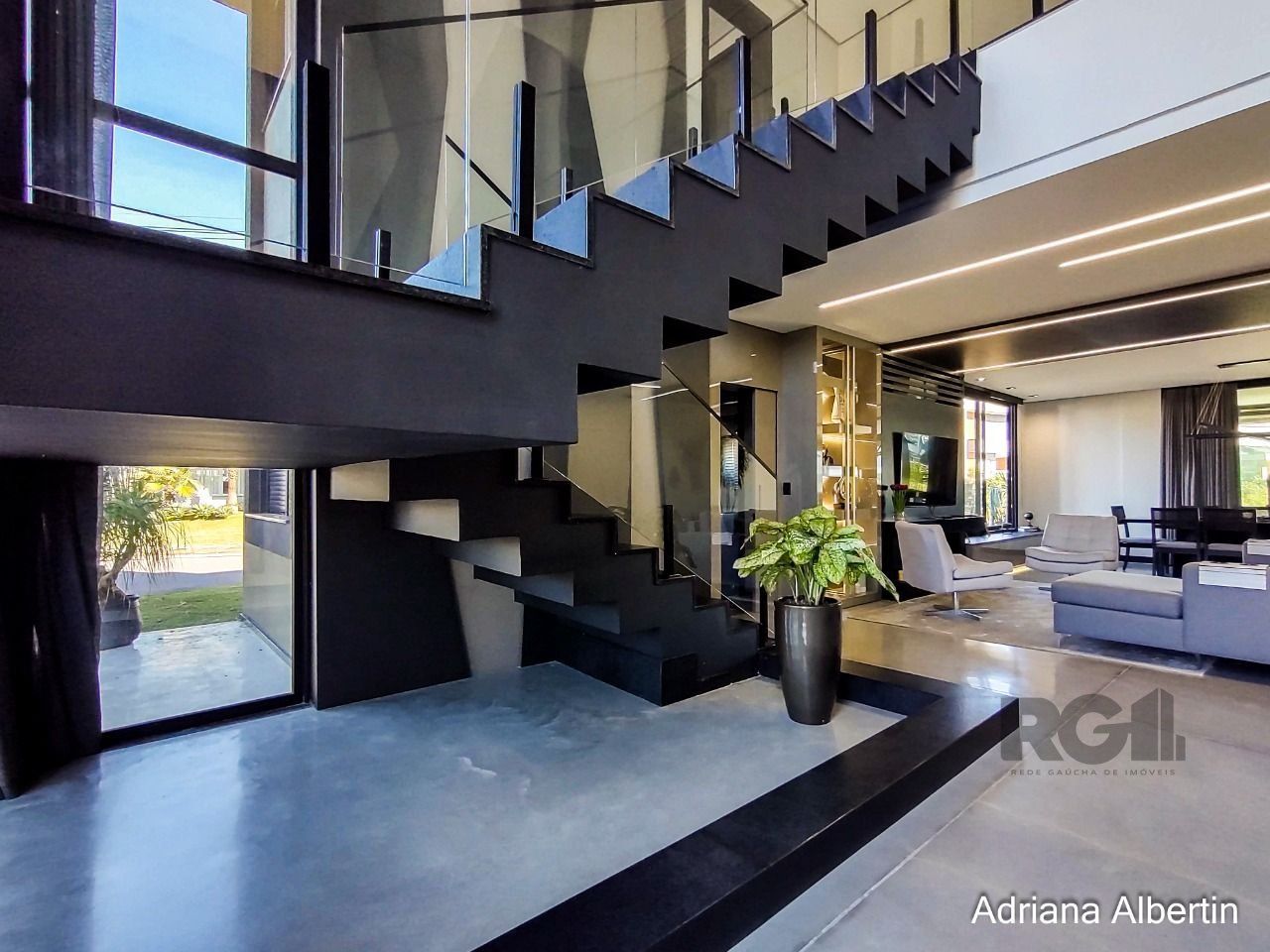 Casa de Condomínio à venda com 6 quartos, 441m² - Foto 1