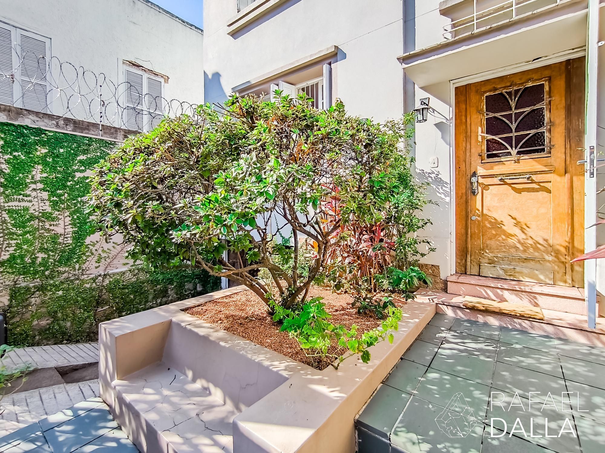 Casa, 4 quartos, 210 m² - Foto 1