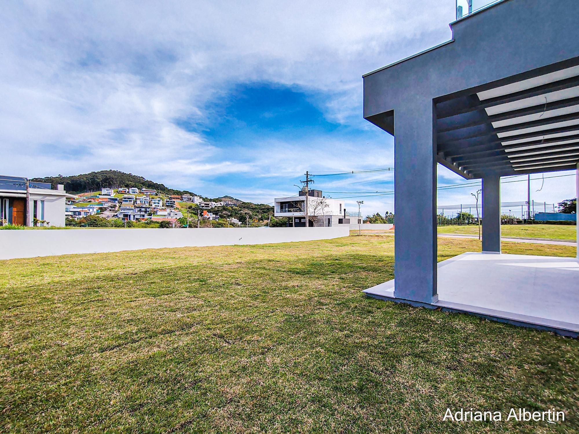 Casa de Condomínio à venda com 4 quartos, 331m² - Foto 4