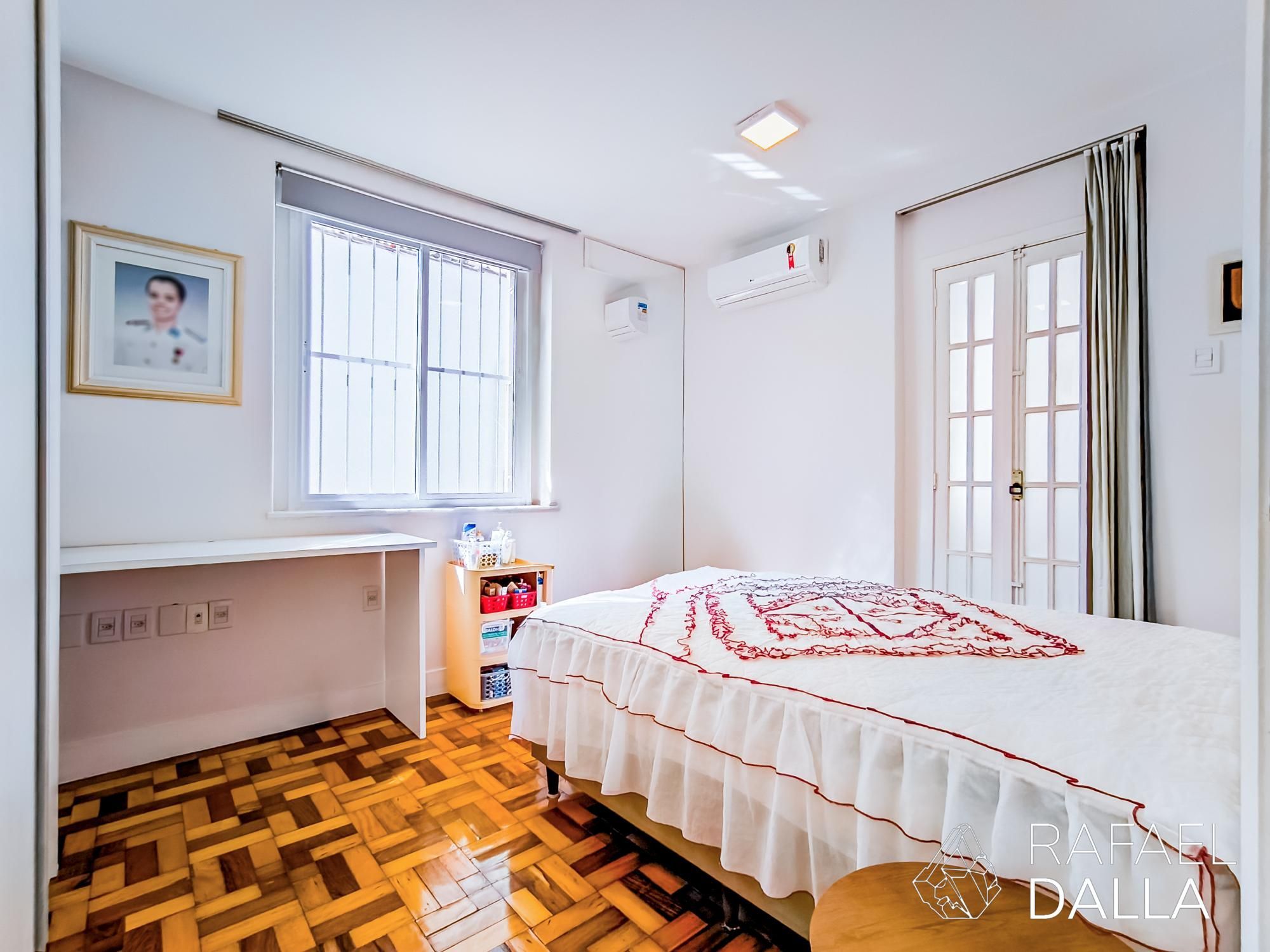 Casa à venda com 4 quartos, 279m² - Foto 30