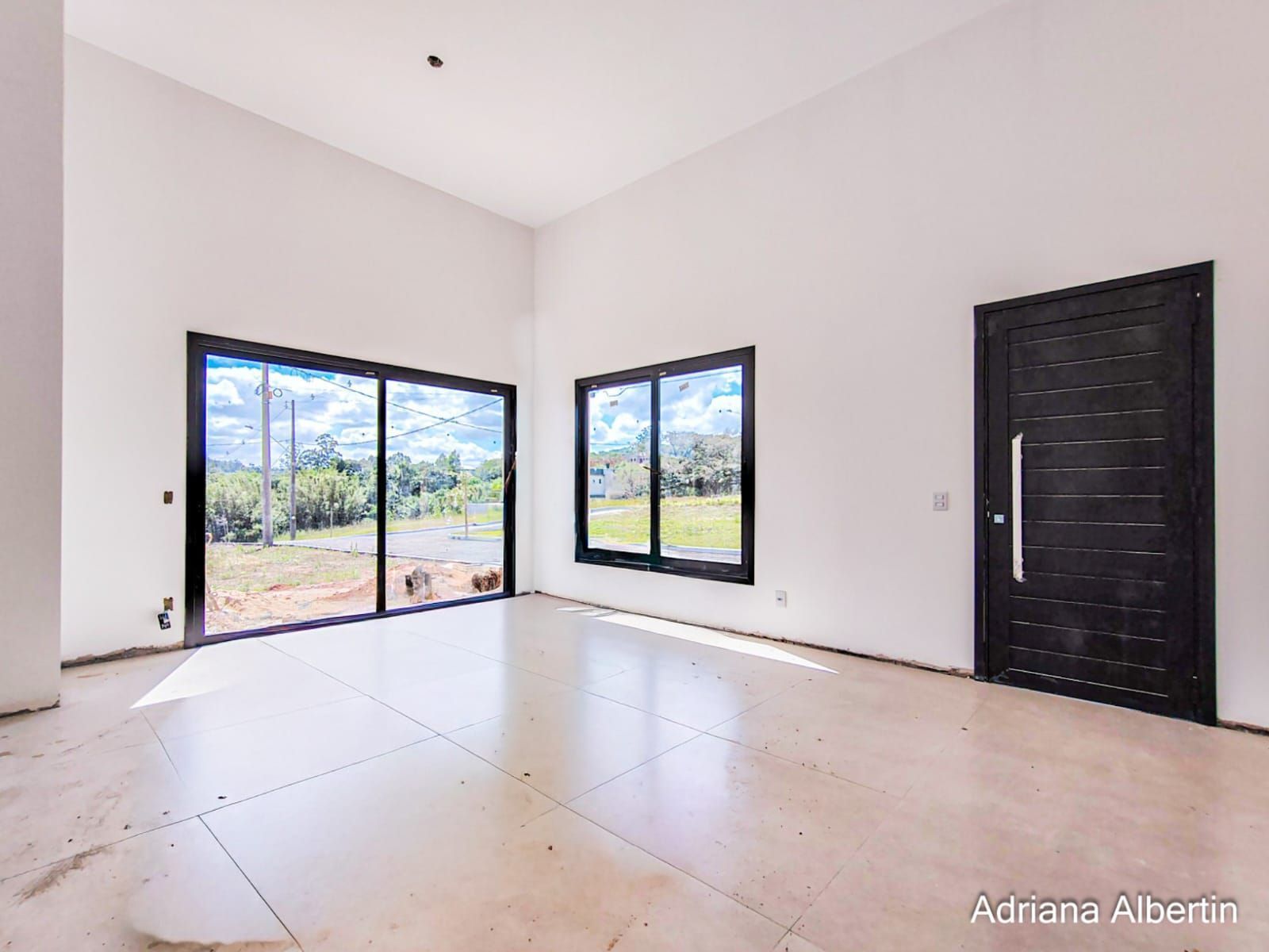 Casa térrea em condomínio fechado