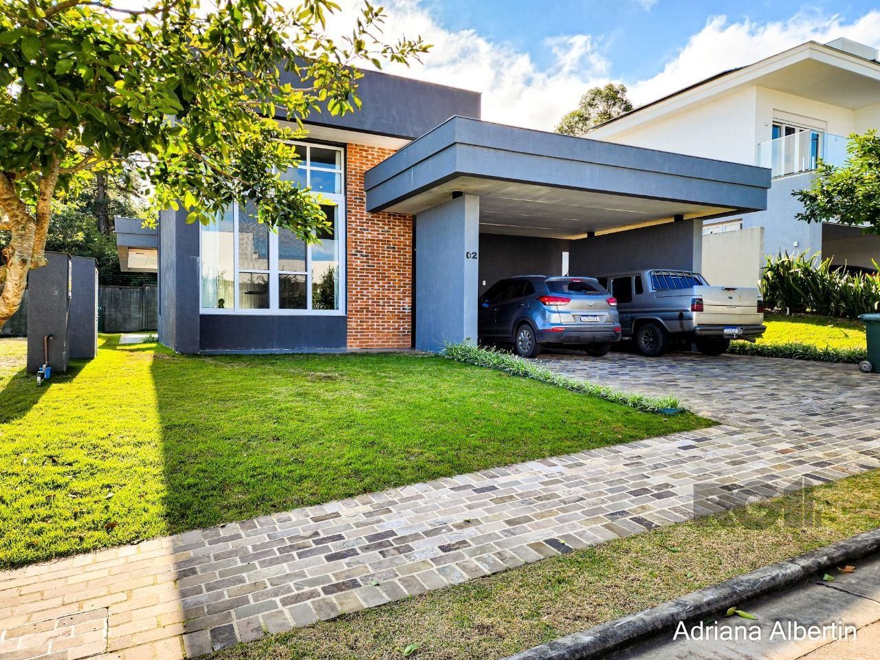 Casa de Condomínio à venda com 3 quartos, 250m² - Foto 1