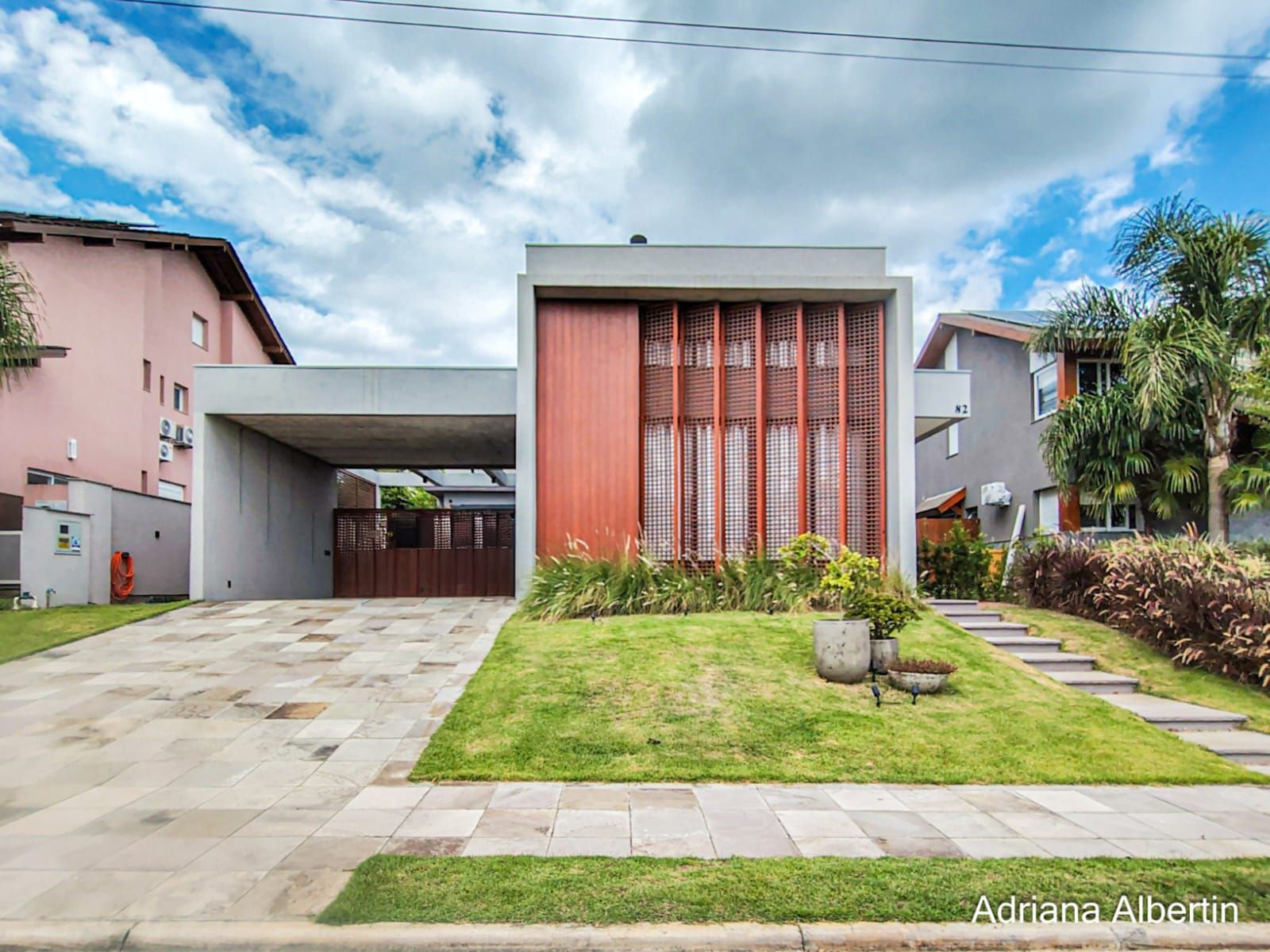 Casa térrea em condomínio no Alphaville Porto Alegre com 3 suítes