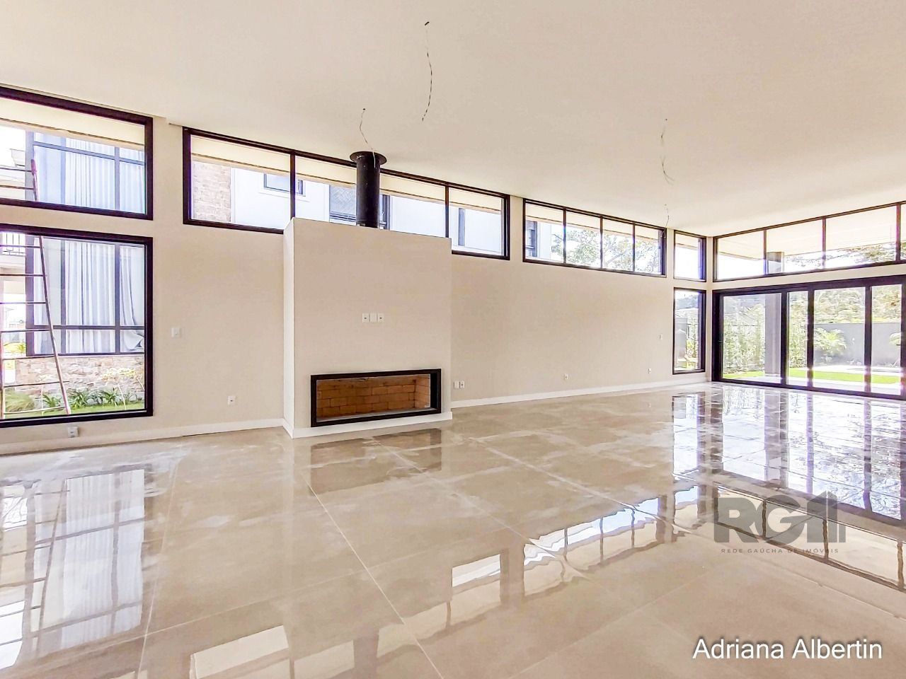 Casa de Condomínio à venda com 3 quartos, 250m² - Foto 5