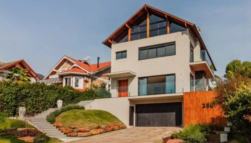 Casa 423 m², 4 suítes no Elegante Condomínio Saint Moritz, Mato Queimado Gramado