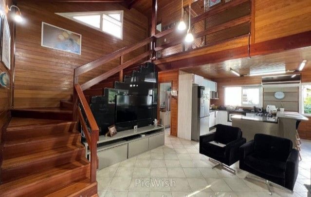 Casa à venda com 2 quartos, 184m² - Foto 2