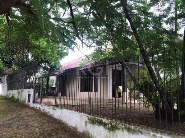 Casa para Venda - 147m², 3 dormitórios, sendo 1 suites, 2 vagas - Ideal