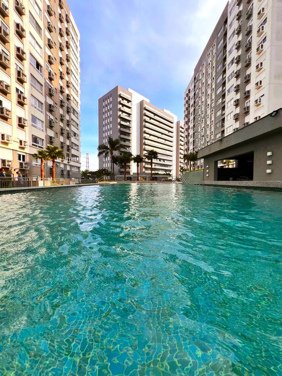 Excelente apartamento 3 dormitórios semimobiliado com vaga no ICON