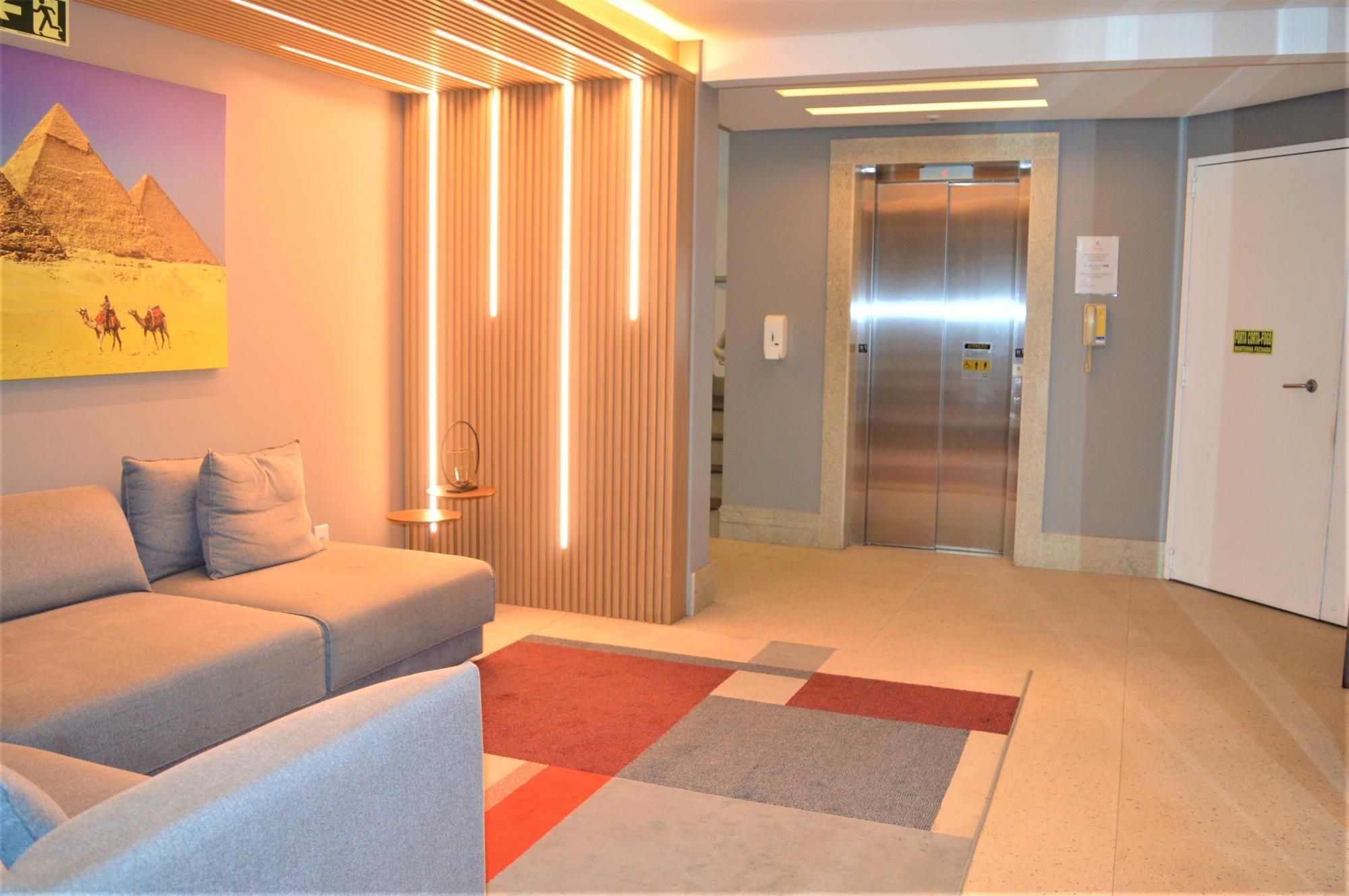 Apartamento 2 dormitórios com vaga no Bom fim
