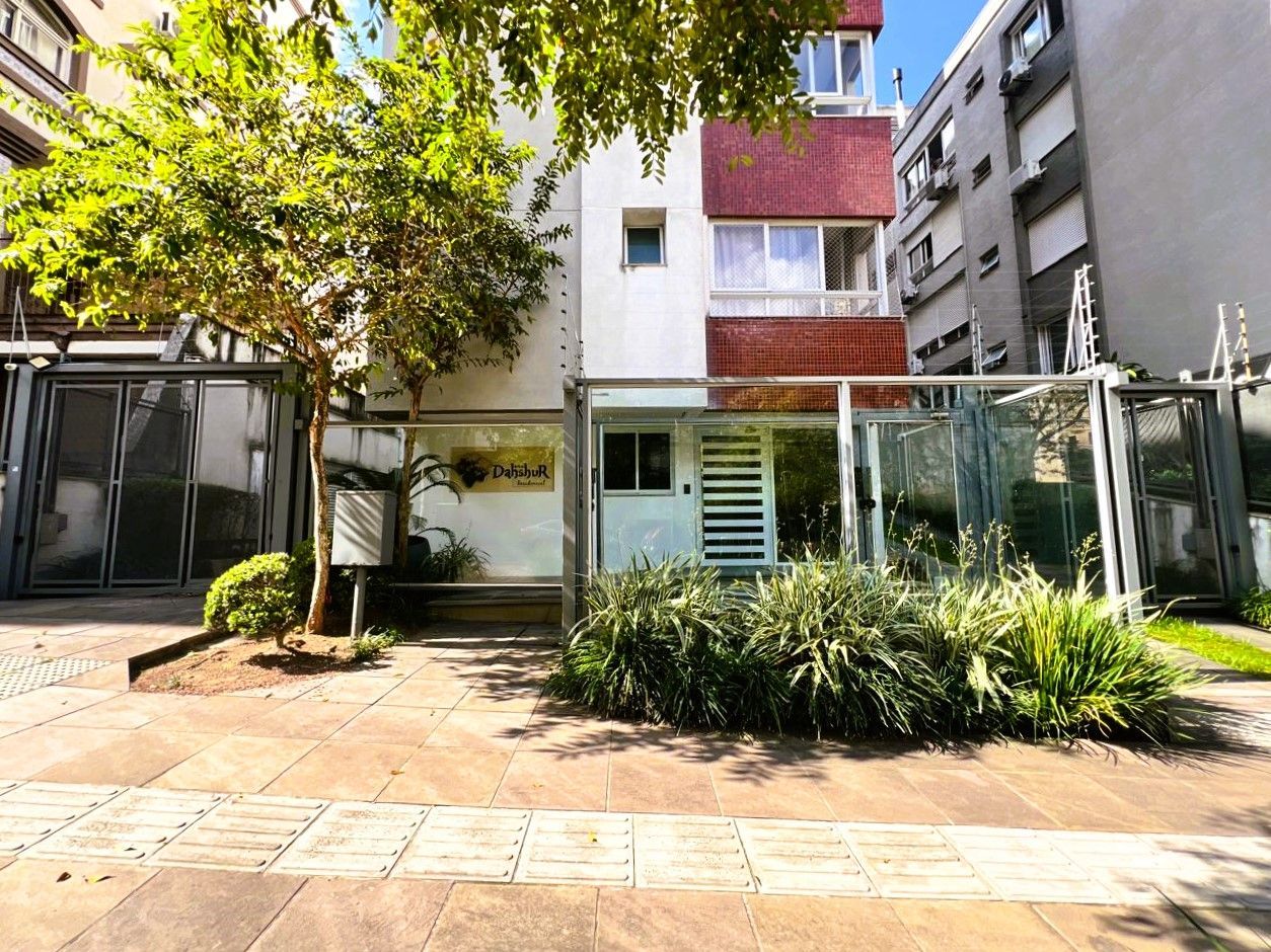 Apartamento 2 dormitórios com suíte, vaga dupla e elevador no Bairro Auxiliadora. — foto 2