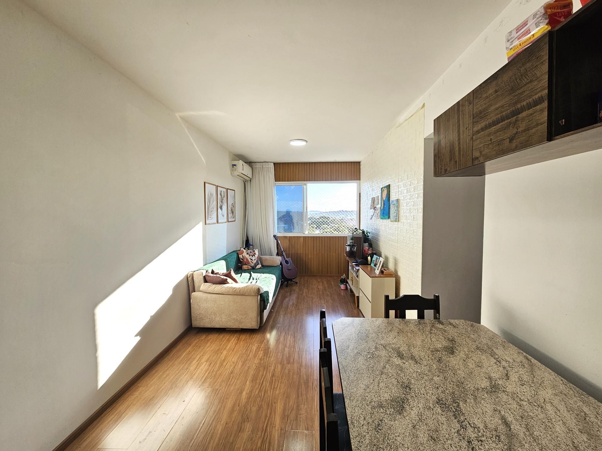 Apartamento 2 dormitórios com vaga e elevador perto da PUC