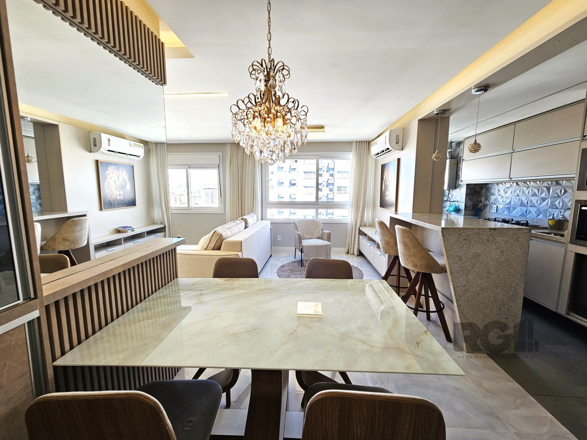 Apartamento à venda com 2 quartos, 67m² - Foto 2
