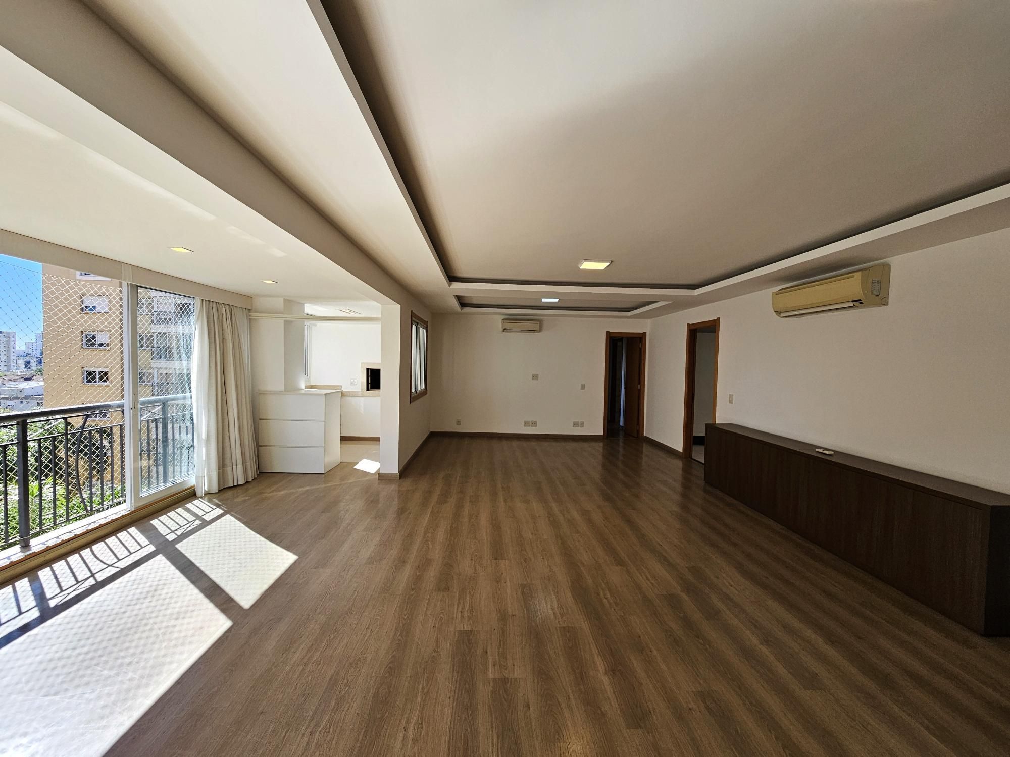 Apartamento 3 suítes na frente do Parque Germânia