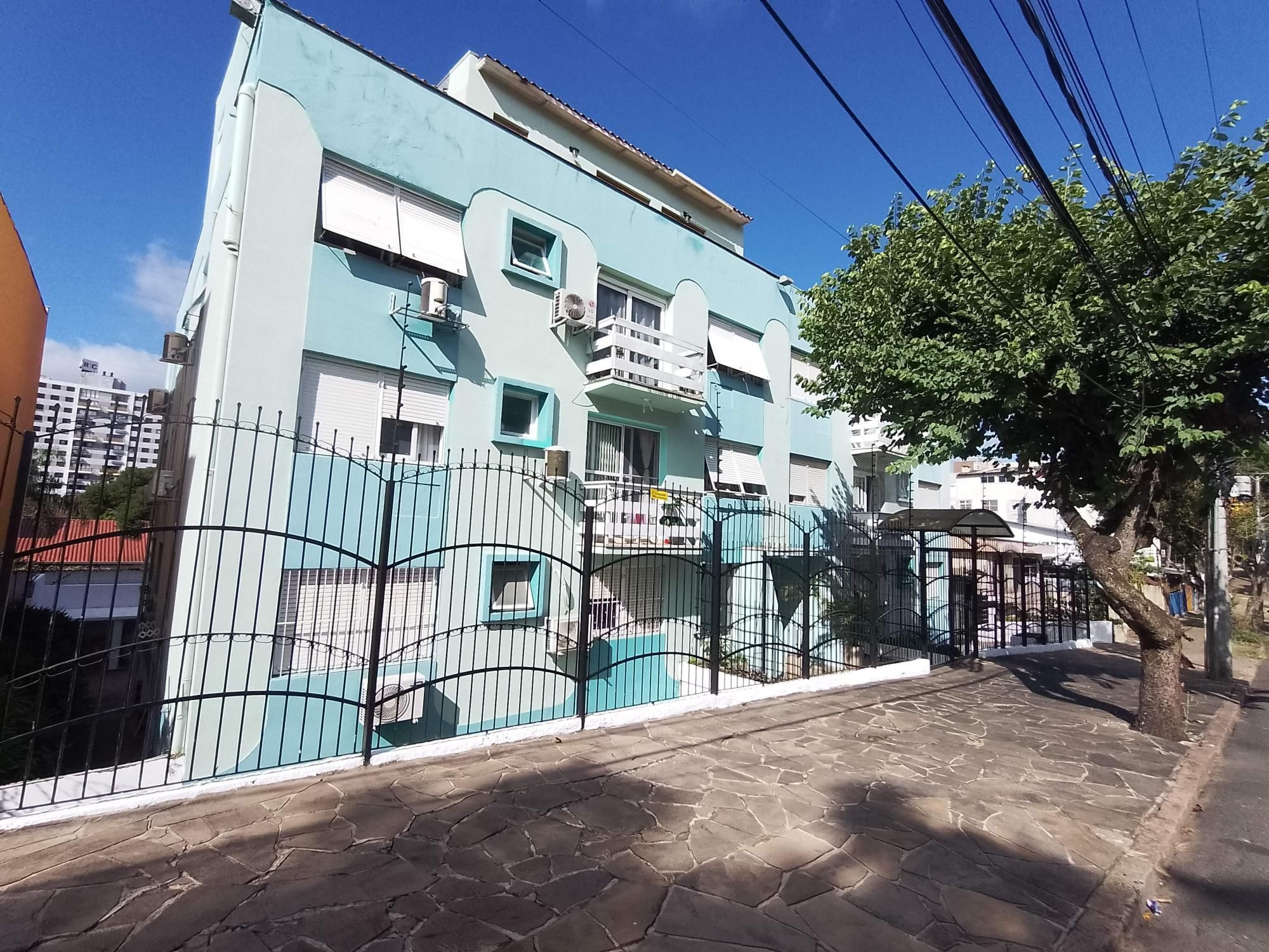 Apartamento 2 dormitórios com sacada e vaga perto da PUC