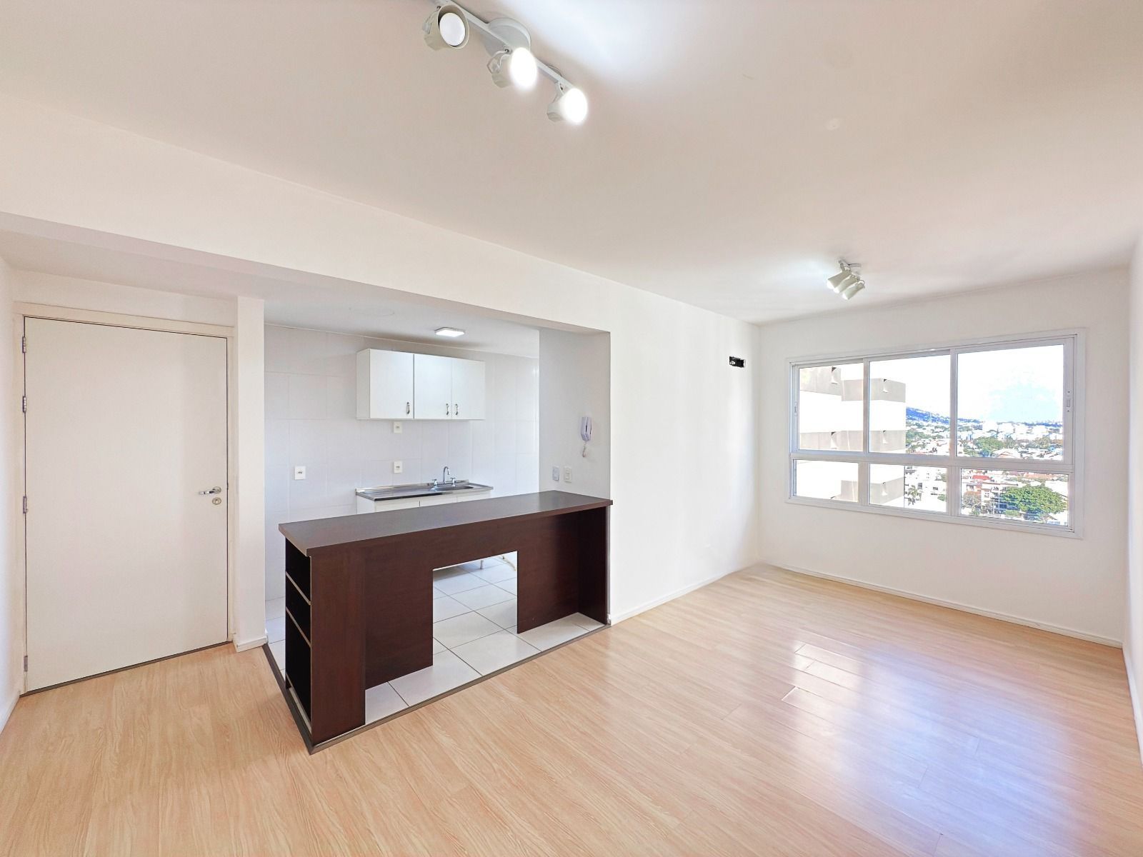 Apartamento 2 dormitórios com vaga e elevador — foto 2