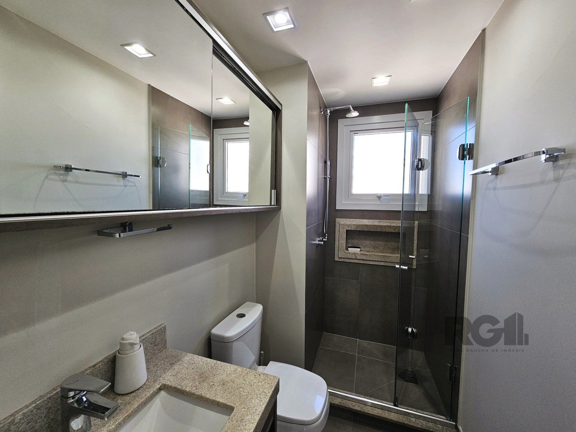 Apartamento à venda com 2 quartos, 67m² - Foto 14