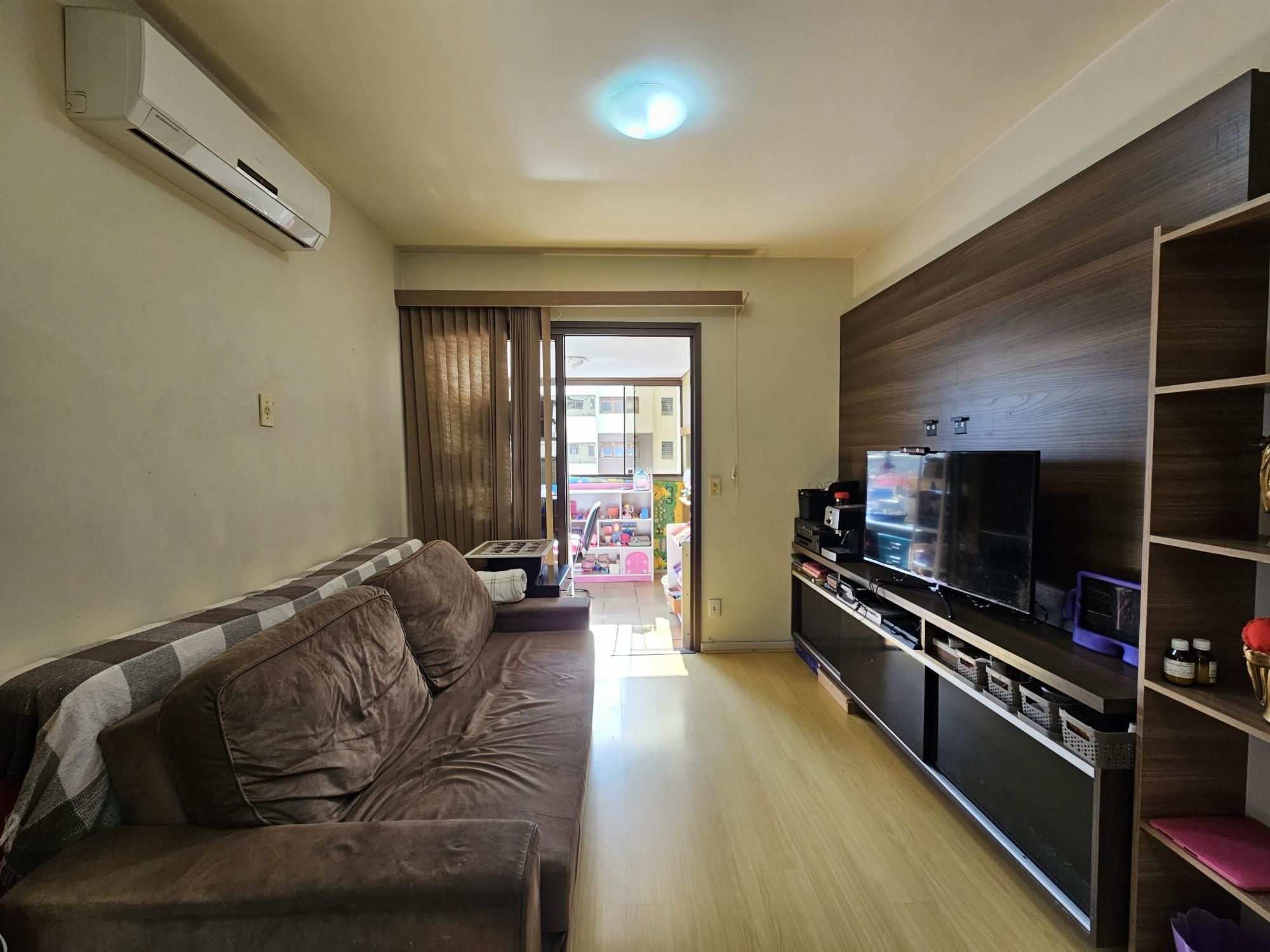 Apartamento à venda com 70m², 2 quartos, 1 suíte, 2 vagas no bairro Petrópolis em Porto Alegre