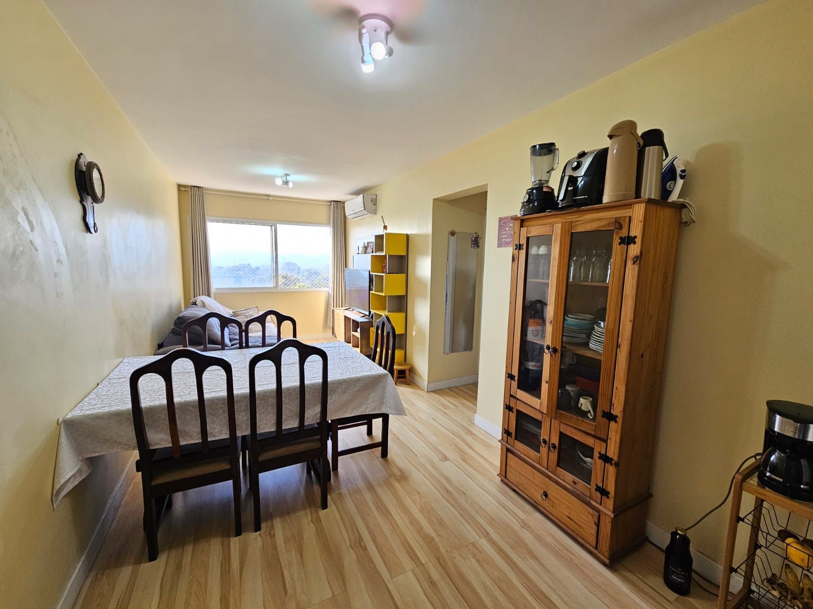 Apartamento 2 dormitórios com vaga e elevador perto da PUC