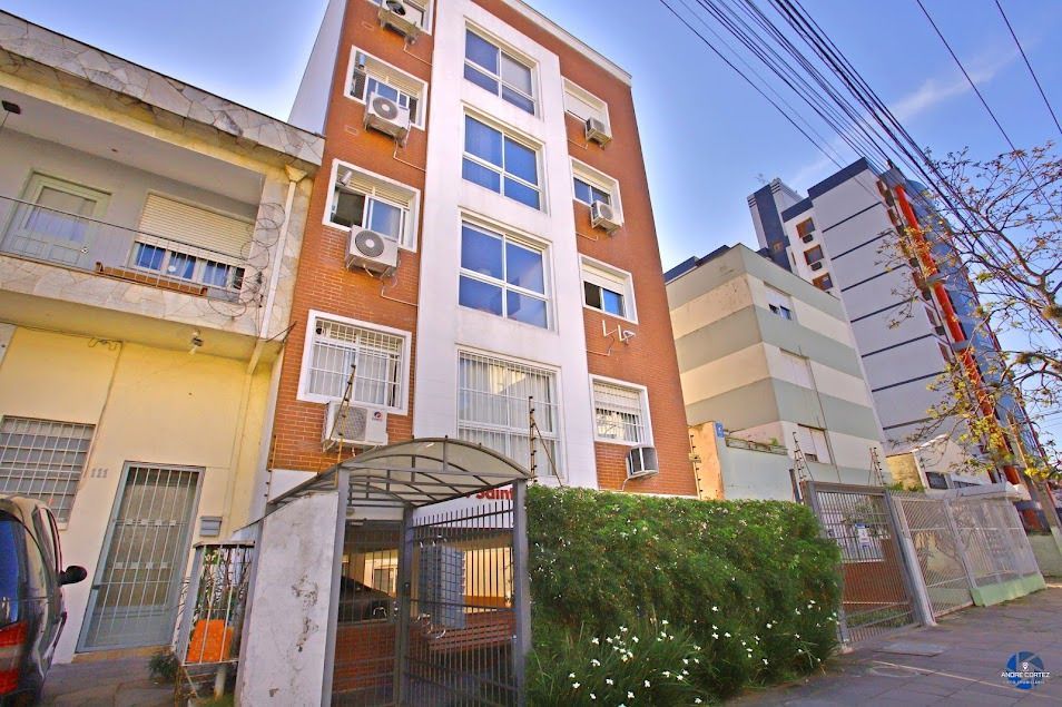 Apartamento 2 dormitórios com vaga no Passo D'areia