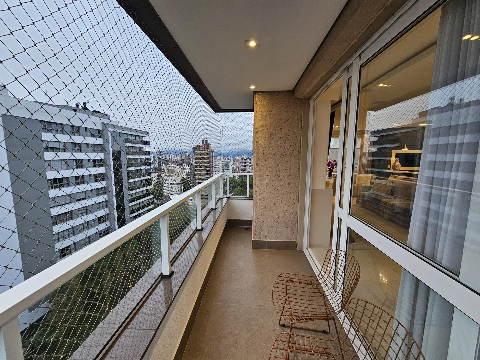 ANDAR ALTO BAIRRO BELA VISTA | ANDAR INTEIRO COM 180M2