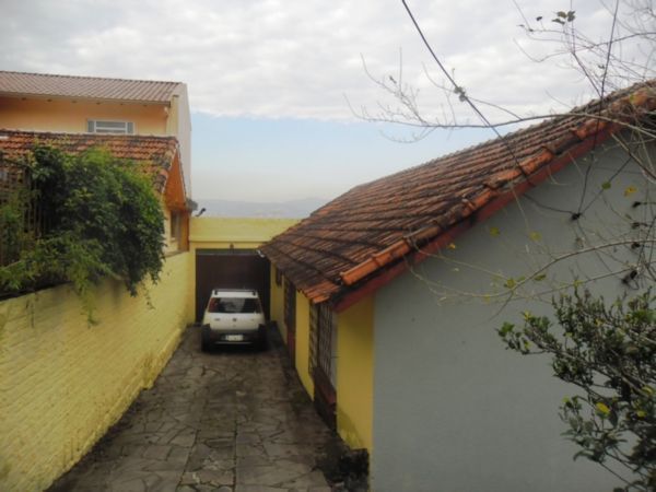 Casa à venda com 3 quartos, 74m² - Foto 2
