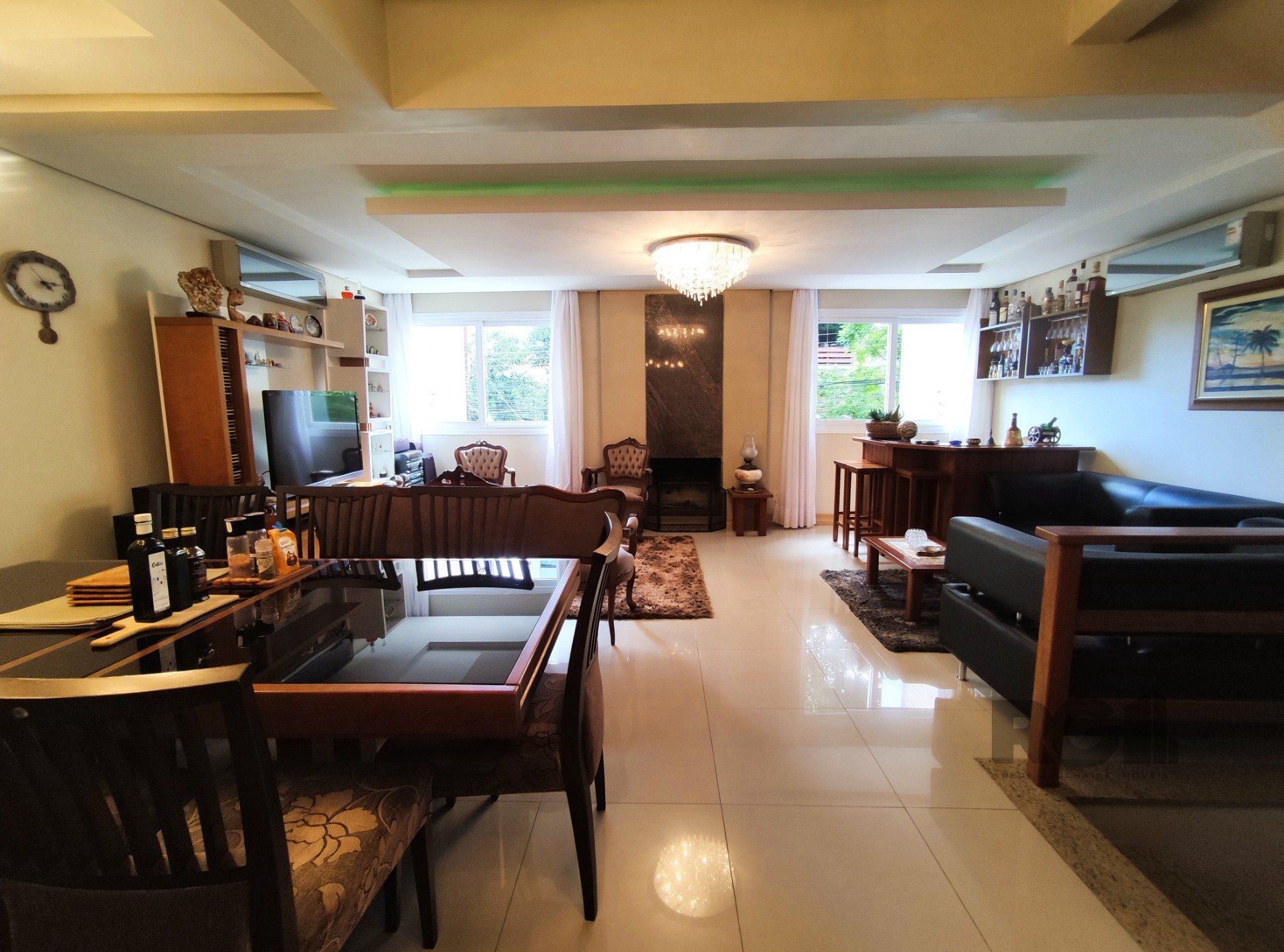 Sobrado, 3 quartos, 233 m² - Foto 1