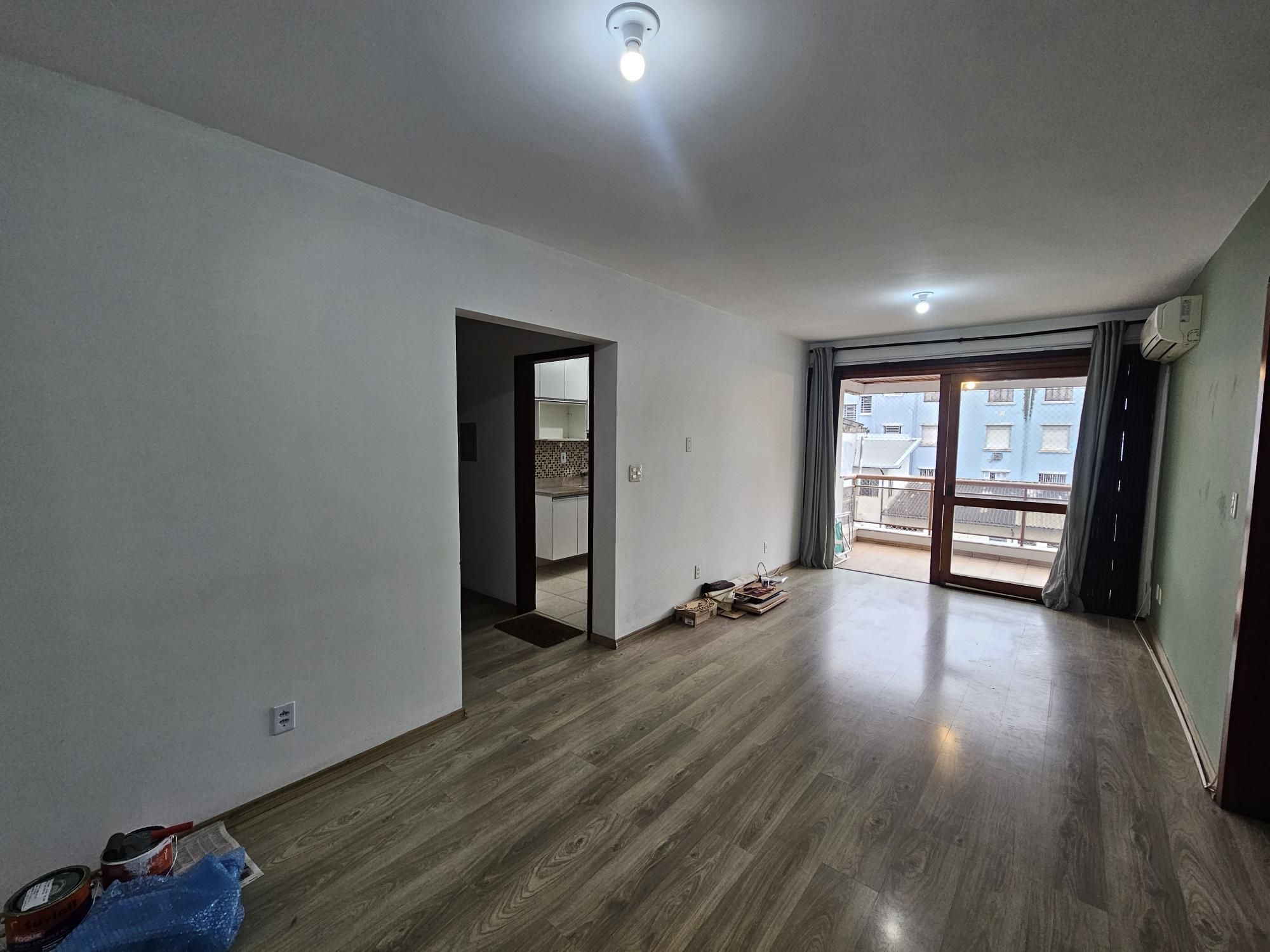 CIDADE BAIXA COM SACADA E VAGA DE GARAGEM