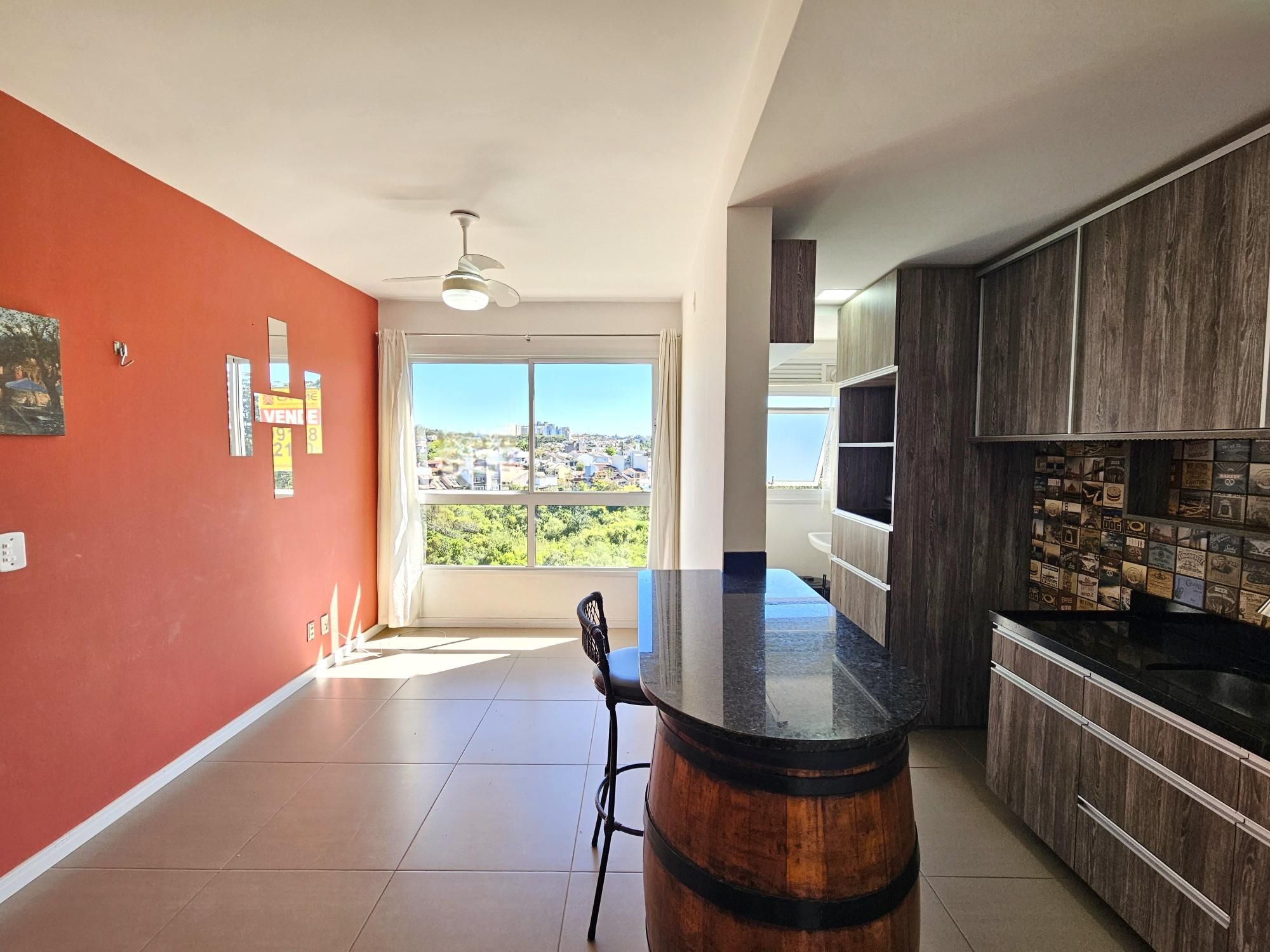 Apartamento 2 dormitórios com vaga coberta