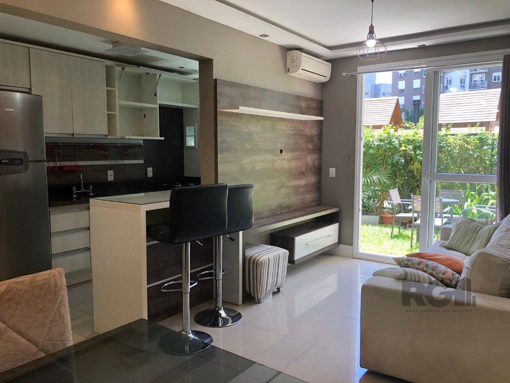 Apartamento à venda com 85m², 2 quartos, 1 suíte, 1 vaga no bairro Jardim Sabará em Porto Alegre