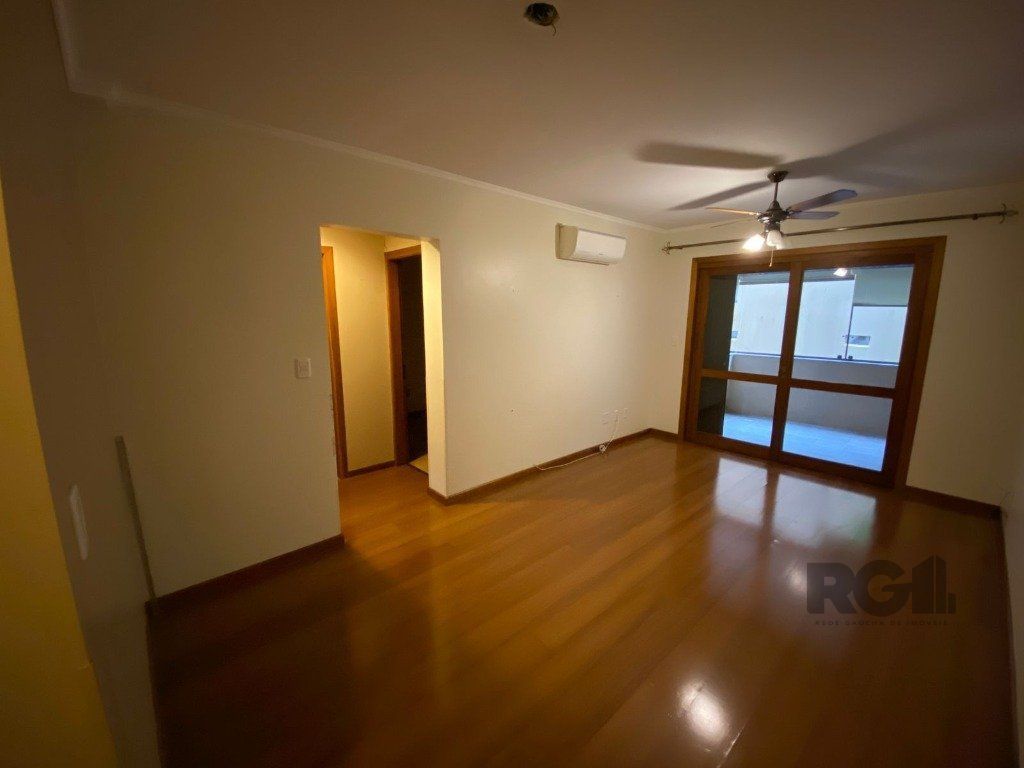 Amplo apartamento de 2 dormitórios no Petrópolis