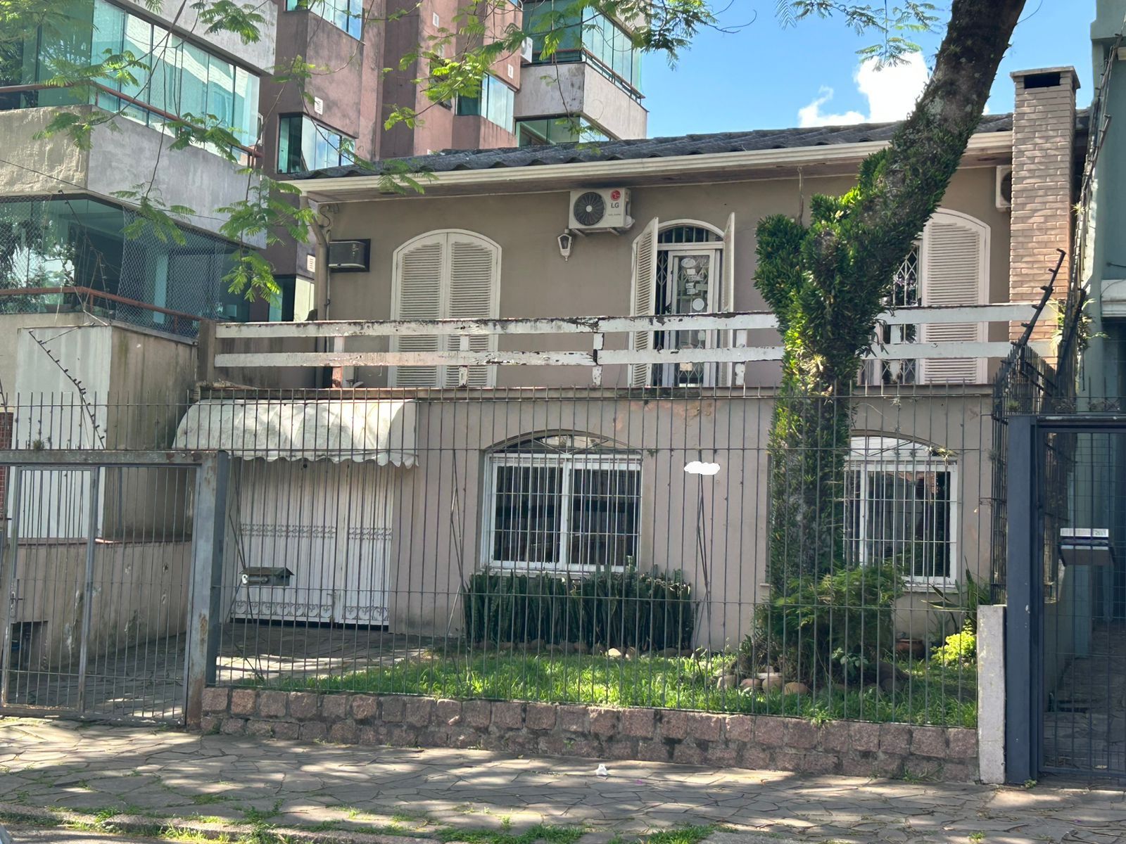 Casa com 260m² – Excelente localização para moradia ou comércio!