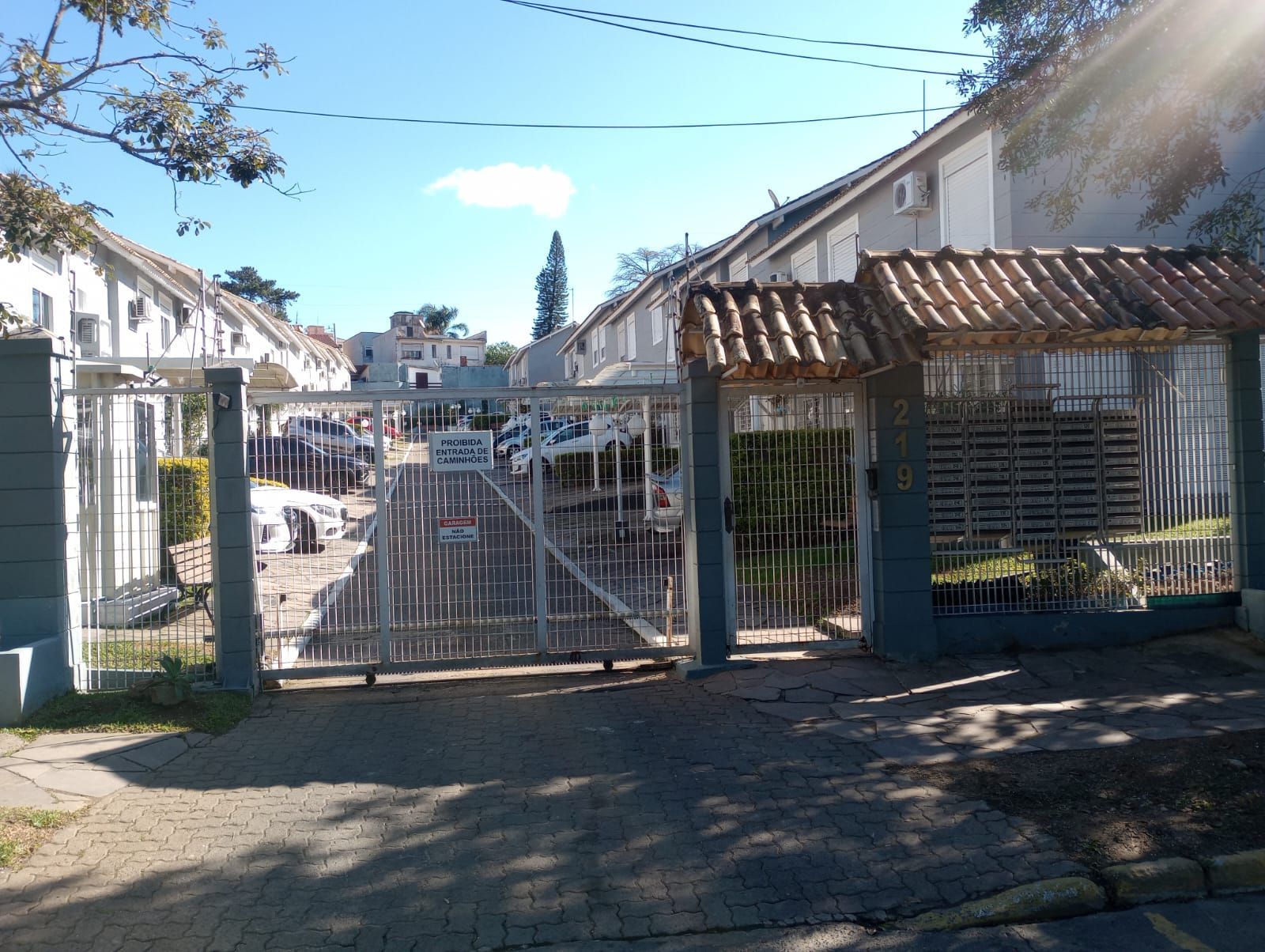 Casa em condomínio fechado em excelente localização