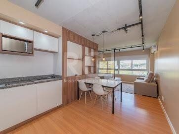 Apartamento à venda com 44m², 1 quarto, 1 suíte, 1 vaga no bairro Partenon em Porto Alegre