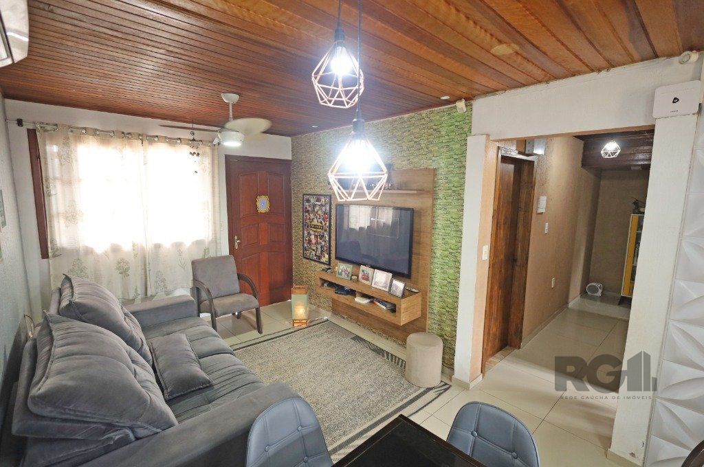 Excelente casa de 65m², toda reformada,  com 2 dormitórios