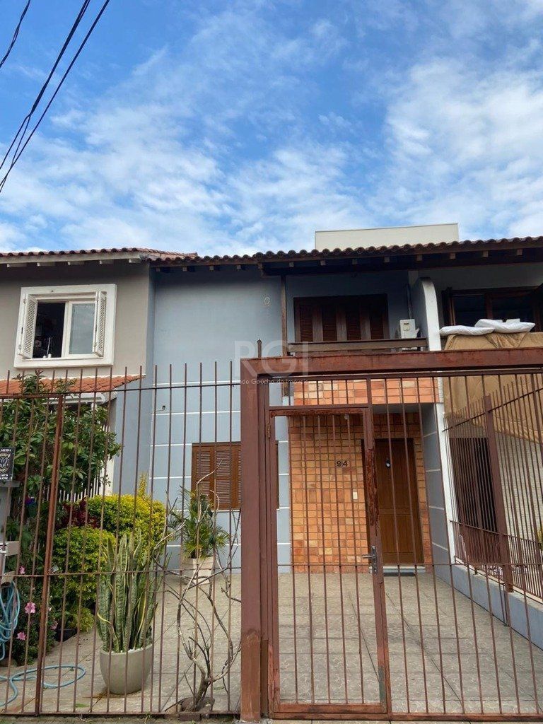 Casa para Venda - 110m², 2 dormitórios, 1 vaga - Hípica