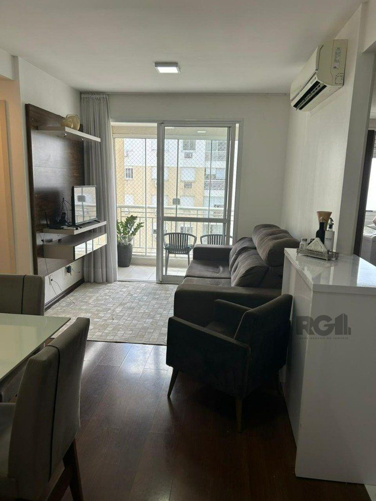 Apartamento à venda com 62m², 2 quartos, 1 suíte, 1 vaga no bairro Vila Ipiranga em Porto Alegre