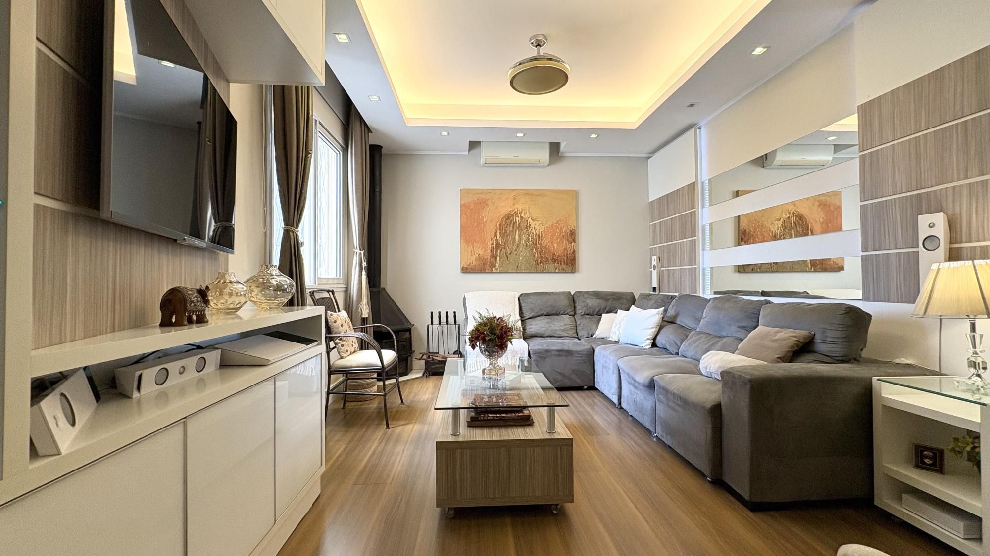 Maravilhoso apartamento no bairro Rio Branco próximo ao Zaffari Cabral , Igreja e colegio